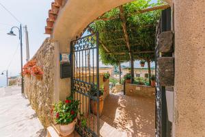 Balkón nebo terasa v ubytování B&B IL CORTILE