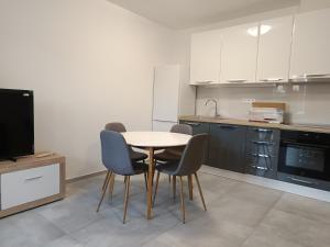 Dapur atau dapur kecil di Apartments Oleandar +4 gambar