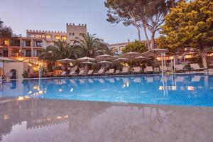 Bazén v ubytování Secrets Mallorca Villamil Resort & Spa - Adults Only (+18) nebo v jeho okolí