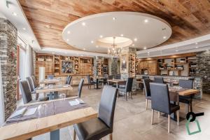 Posezení v ubytování Hotiday Room Collection - Sauze Assietta