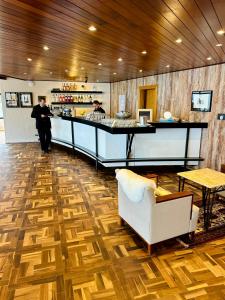 O saguão ou recepção de Samuara Hotel Caxias do Sul