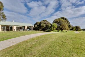 En have udenfor Coastal Retreat at Cape Schanck