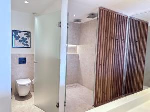 Um banheiro em Live Aqua Punta Cana - All Inclusive - Adults Only
