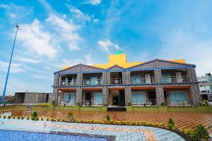 Bazén v ubytování Goa Beach Resort ON Beach nebo v jeho okolí