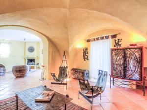 Χώρος καθιστικού στο Holiday Home L'Oustaou dei Figo by Interhome