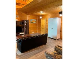 Μια τηλεόραση ή/και κέντρο ψυχαγωγίας στο Holiday Home Äkäsjärven lomamökit 1 by Interhome