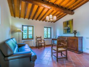 Χώρος καθιστικού στο Holiday Home Cerretino Tettoia by Interhome