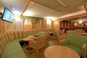 Posedenie v ubytovaní Hotel Laurin