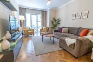 Posezení v ubytování Cukurcuma 2br Apt Stylish Interior