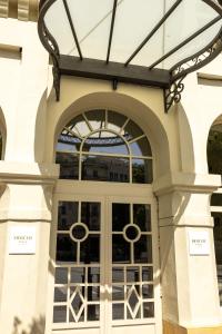 Exteriér alebo vchod do ubytovania Mercer Plaza Sevilla 5 GL