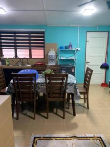 Ruang duduk di Mohan Homestay