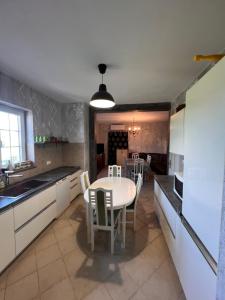 Kuchyň nebo kuchyňský kout v ubytování New Big Butterfly Rooms - 2024 - Free parking - Special Offer