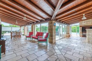 Afbeelding uit fotogalerij van Masseria Pitorrè with private pool in Conversano