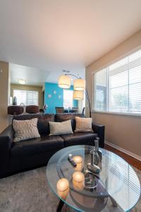 Area soggiorno di Luxury Suite, Fast Wifi, King Bed, Pool And Spa