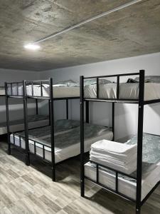 Ένα ή περισσότερα κρεβάτια σε δωμάτιο στο Hostel VANTA