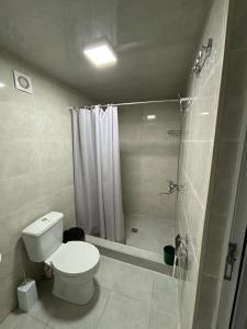 Koupelna v ubytování Hostel VANTA + 21 fotografií