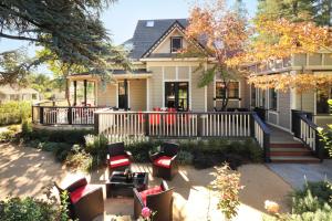 Κήπος έξω από το The Grape Leaf Inn