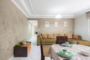 Posezení v ubytování GRJA032- Tranquilidade na Av. Atlântica com 4Q+3WC