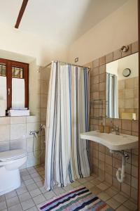 A bathroom at Cascina Sant'Eufemia