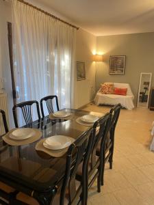 Гостиная зона в Garden View home in Makri