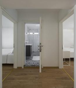 Koupelna v ubytování Charming Cozy 2bed1bath Shoreline Bebek! #95