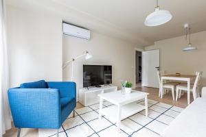 Posezení v ubytování Modern Prime Location 1bed Bright Home! #243 + 14 fotografií