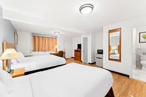 Gallery image of Americas Best Value Inn Stonington Mystic in Stonington +16 photos