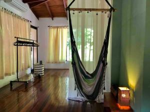 ภาพในคลังภาพของ Lofty, fully equipped apartment in the heart of Montezuma ในปุนตาเรนาส