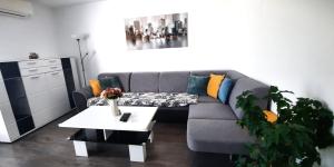 O zonă de relaxare la Apartment CITY CENTER s "Free Parking"