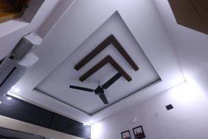 Photo de la galerie de l'établissement A Meridian Stay, à Tirupati 45 autres photos