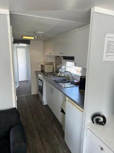 チャペル・セント・レオナルズにあるColemans Caravans 3 Bedroom 6 Birth Caravan Golden Anchor Caravan Parkのギャラリーの写真 +16枚の写真