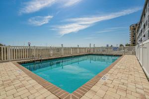 Kolam renang di atau dekat dengan Chateau By the Sea Breezy Oceanfront Unit G2