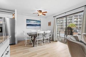 Η κουζίνα ή μικρή κουζίνα στο Myrtle Beach Resort Oceanfront Unit B129
