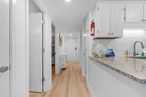 Η κουζίνα ή μικρή κουζίνα στο Myrtle Beach Resort Oceanfront Unit B129