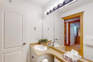 Koupelna v ubytování Tree Tops 03 + 21 fotografií