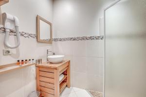 Kúpeľňa v ubytovaní Résidence Palafour - Appartements «Palafour Lodges» MAE-0174
