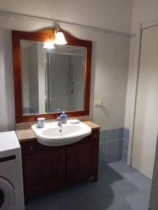 Ένα μπάνιο στο Suite Sardinia -Appartamento indipendente a Tanaunella