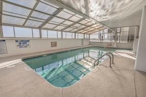 Πισίνα στο ή κοντά στο Sea Marsh II Oceanfront Unit 504