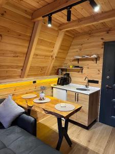 Posezení v ubytování Mion Bungalov + 5 fotografií