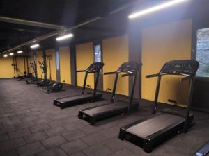 Fitness centrum a/nebo fitness zařízení v ubytování Modern Stylish 2br Apt, Near Eyp Sultan Mosque