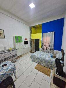 TV a/nebo společenská místnost v ubytování Hilton Hostel