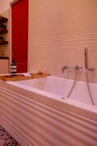 Koupelna v ubytování HomeSuite sul Lago