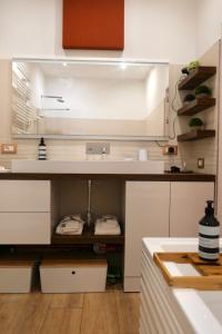 Koupelna v ubytování HomeSuite sul Lago