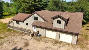 Το κτήριο όπου στεγάζεται  η παραθεριστική κατοικία