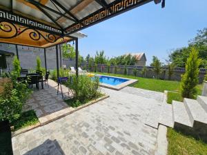 Bassein majutusasutuses Aframe Heating pool FrD või selle lähedal