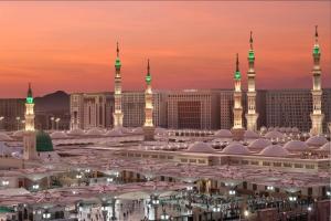 a view of the grand mosque in dubai at sunset at InterContinental Dar Al Iman Madinah by IHG in Al Madinah