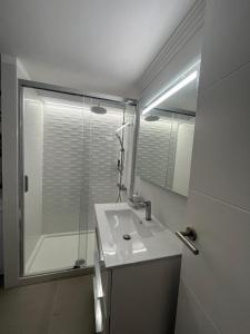 Kúpeľňa v ubytovaní Apartamento Callao Salvaje en el mar con wifi