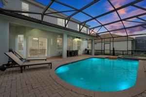 Hồ bơi trong/gần Large Pool Home in Windsor Hills