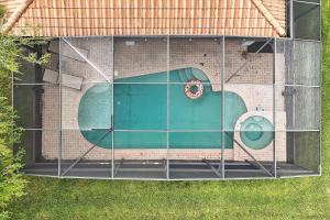 Hồ bơi trong/gần Large Pool Home in Windsor Hills