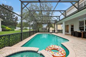 Hồ bơi trong/gần Large Pool Home in Windsor Hills